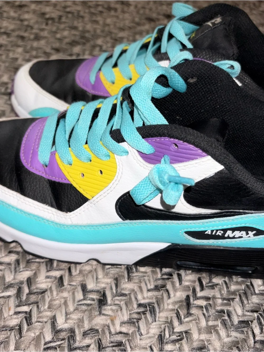 Nike bold multicolor
